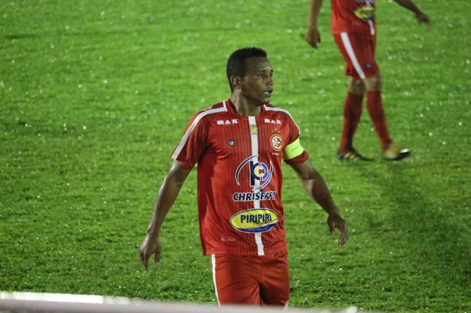 Zagueiro Gilmar Bahia